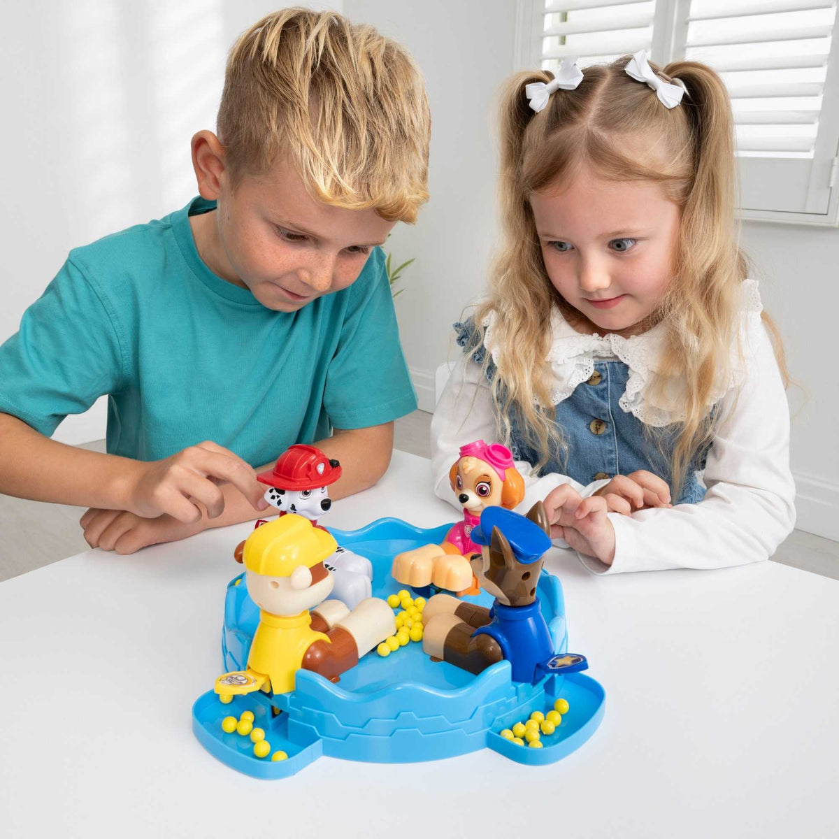 Paw Patrol Snappy Pups Family Game