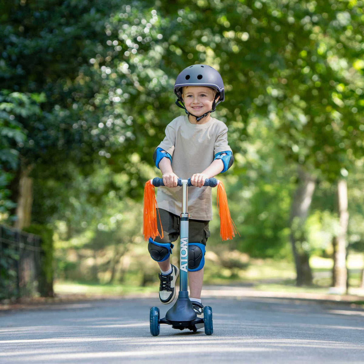 ATOM Eclipse Light-Up Scooter - Solar
