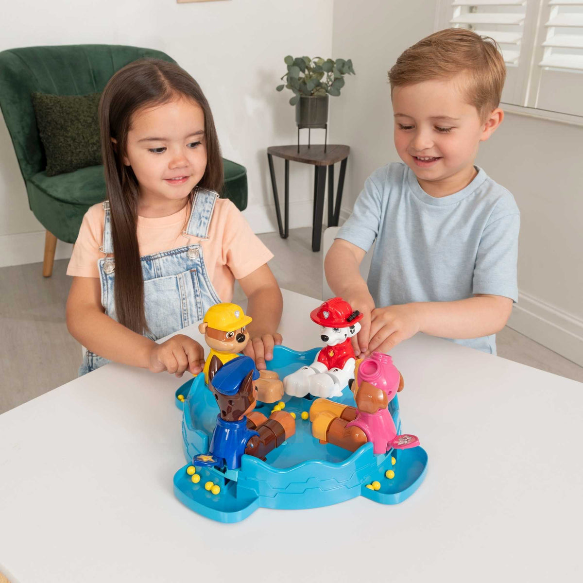 Paw Patrol Snappy Pups Family Game