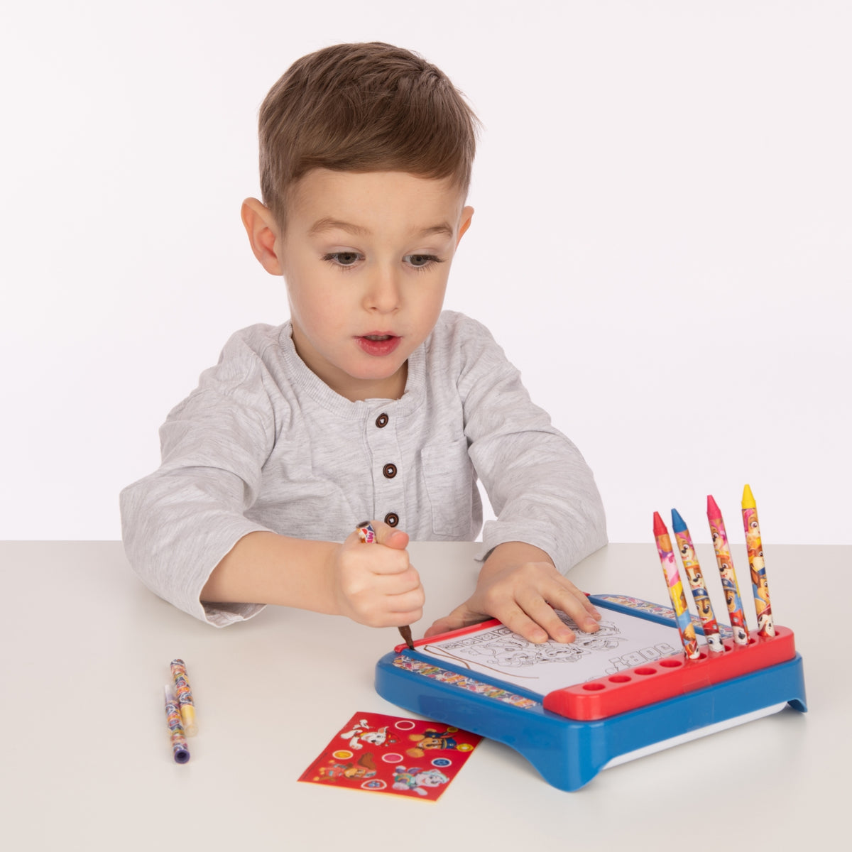 Paw Patrol Roll & Go Colouring Station - 10+ Accessories