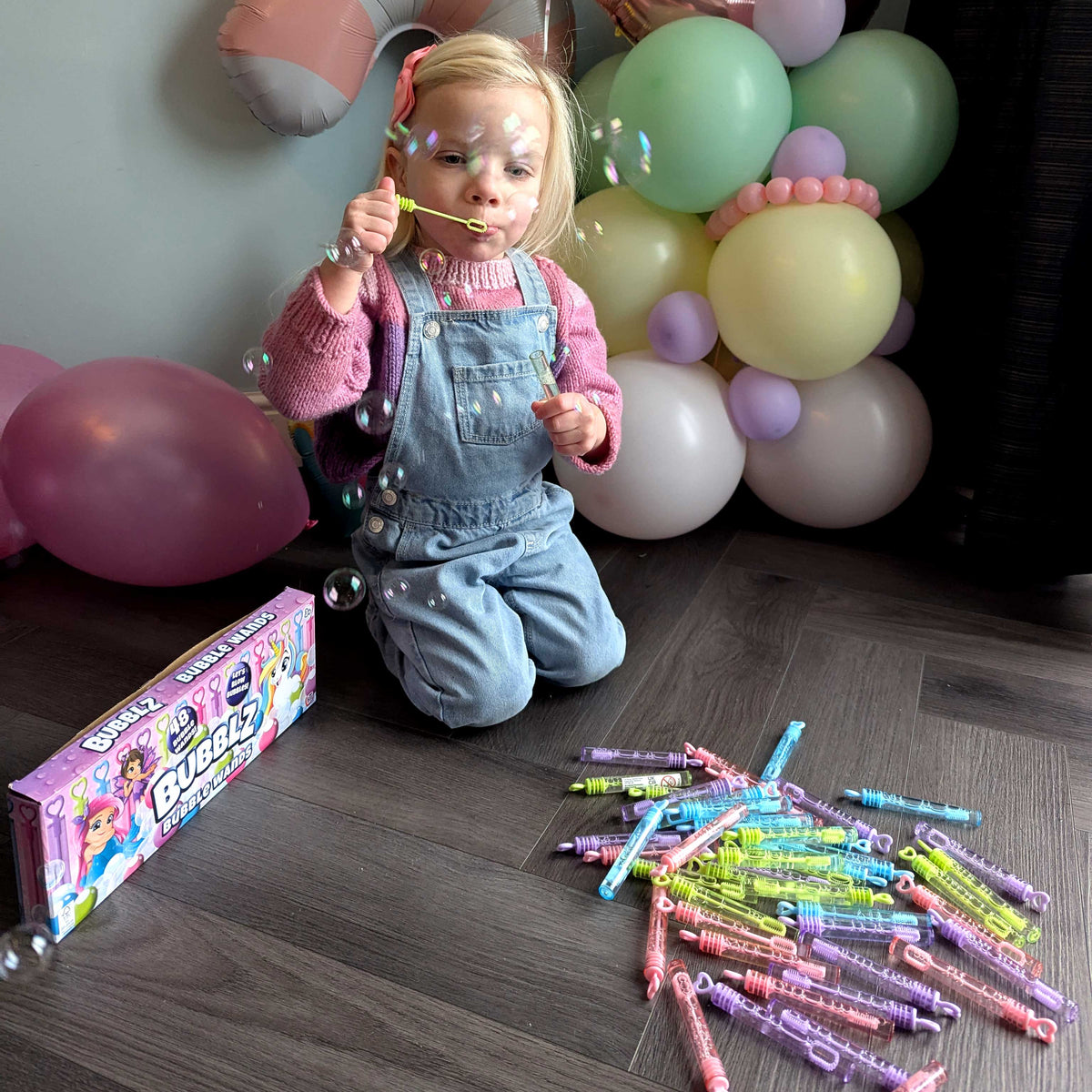Pastel Bubble Wands - 48 Pack Bubble Solution & Wands