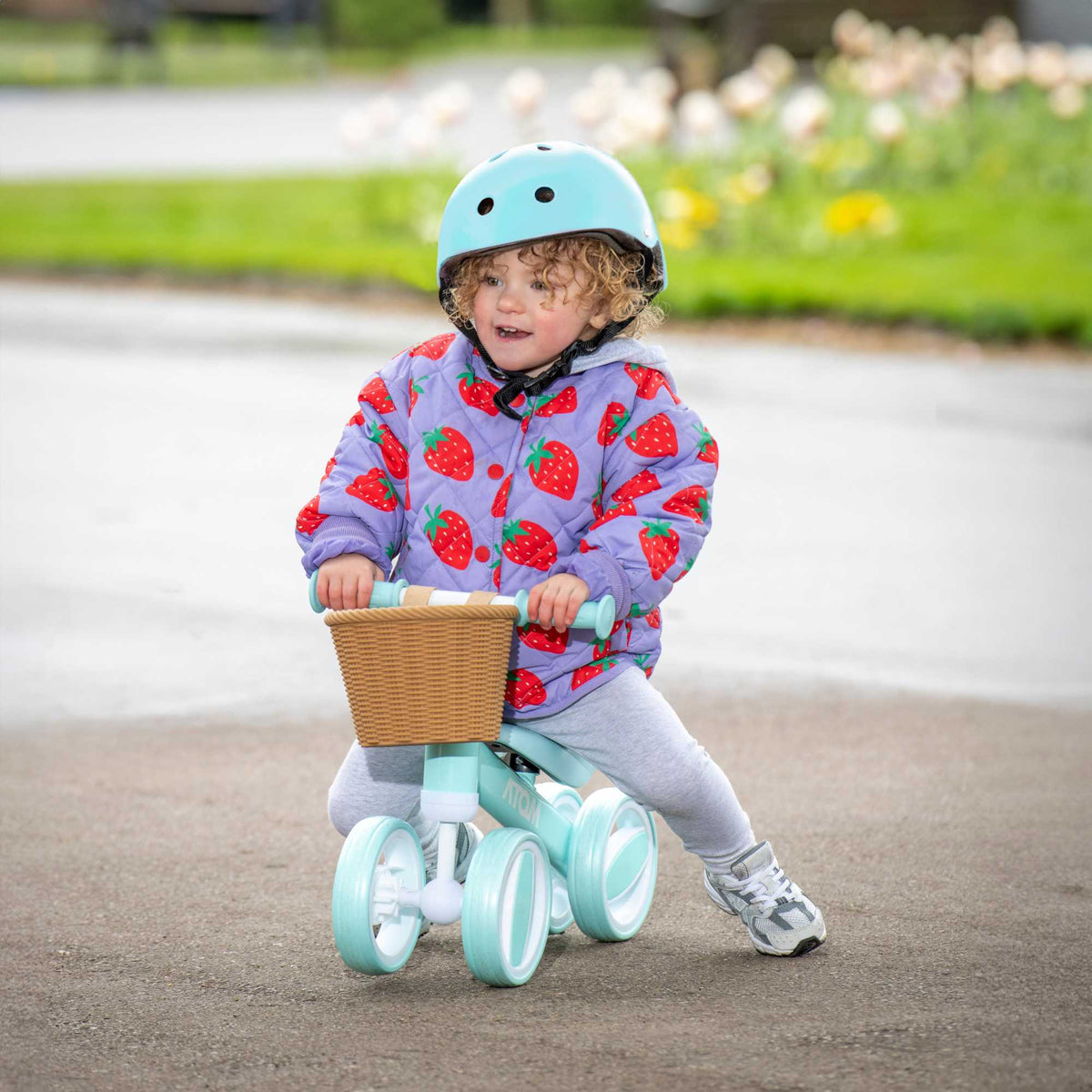 Atom Bobble Bike with Basket in Mint Green, charming children&#39;s bicycle with front basket. Perfect Balance Bike for training.