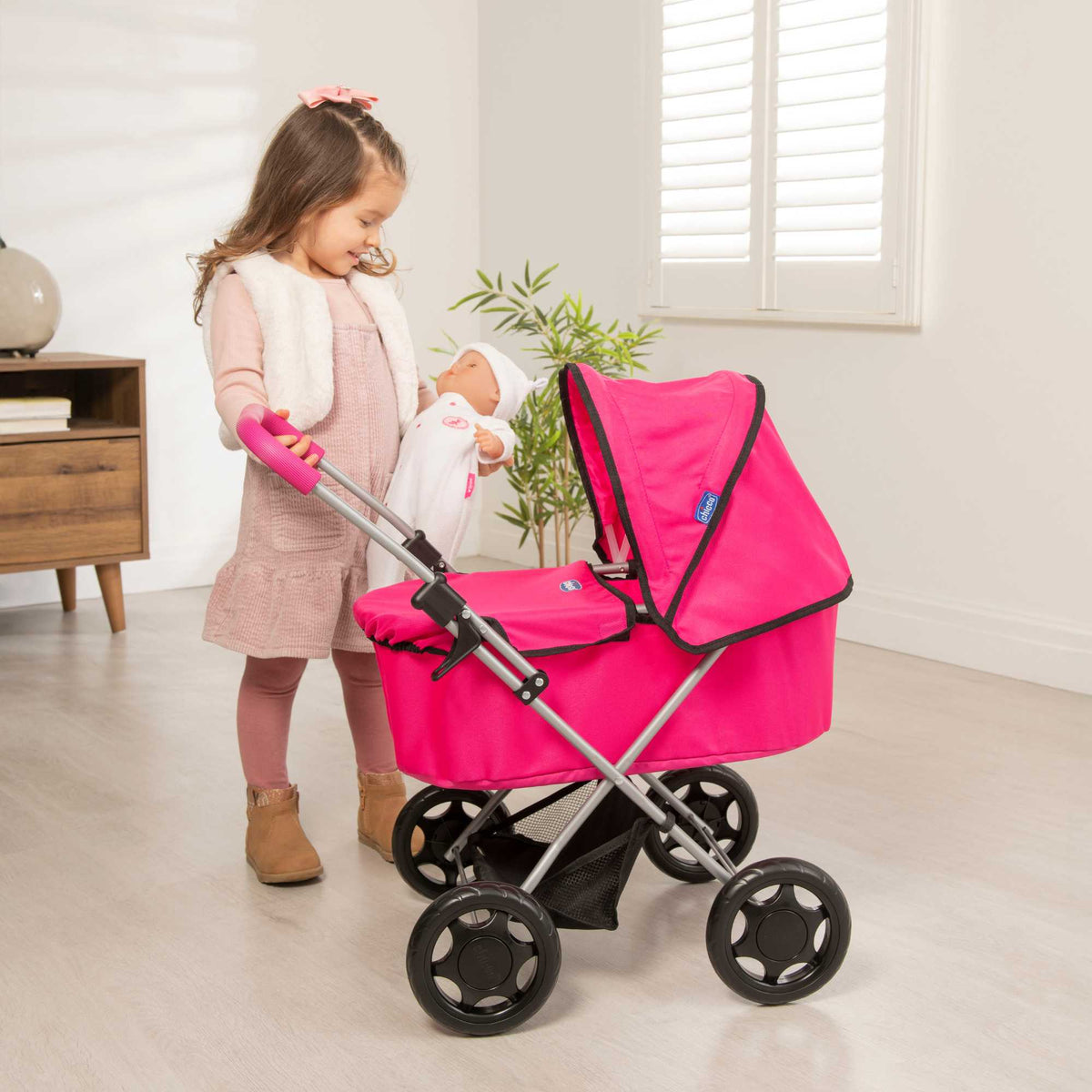 Chicco Amore Dolls Pram - Elegant and Sturdy Toy Pram for Dolls with Adjustable Handle