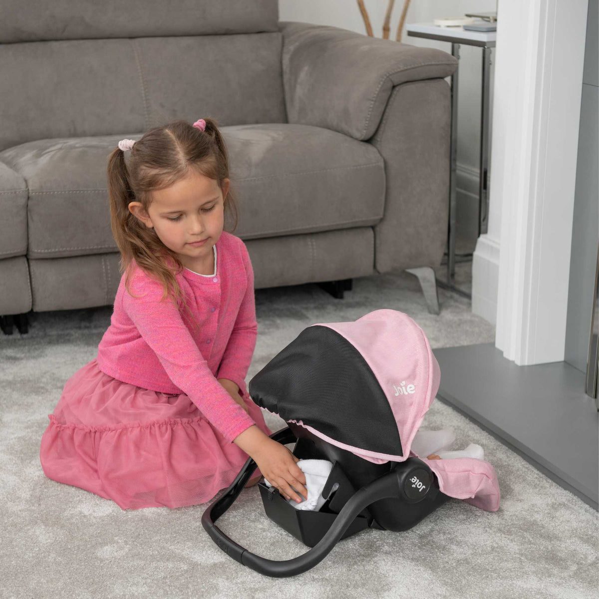 Joie I-Gemm Dolls Car Seat - Pink &amp; Black Dolls Accessories