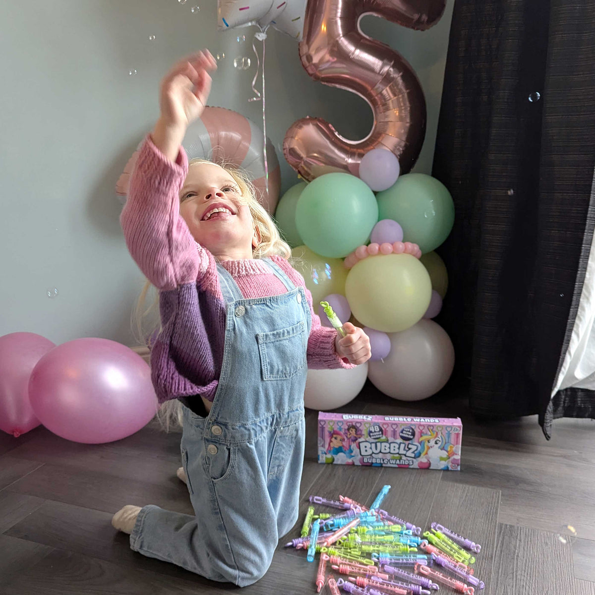 Pastel Bubble Wands - 48 Pack Bubble Solution &amp; Wands Bubble Toys