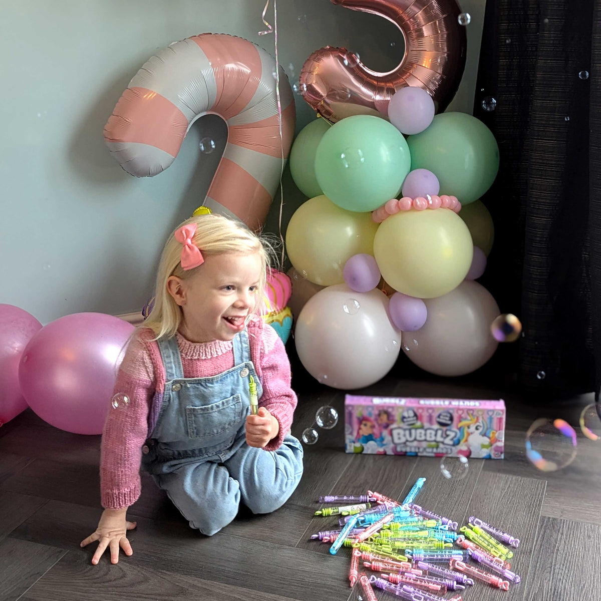 Pastel Bubble Wands - 48 Pack Bubble Solution &amp; Wands Bubble Toys